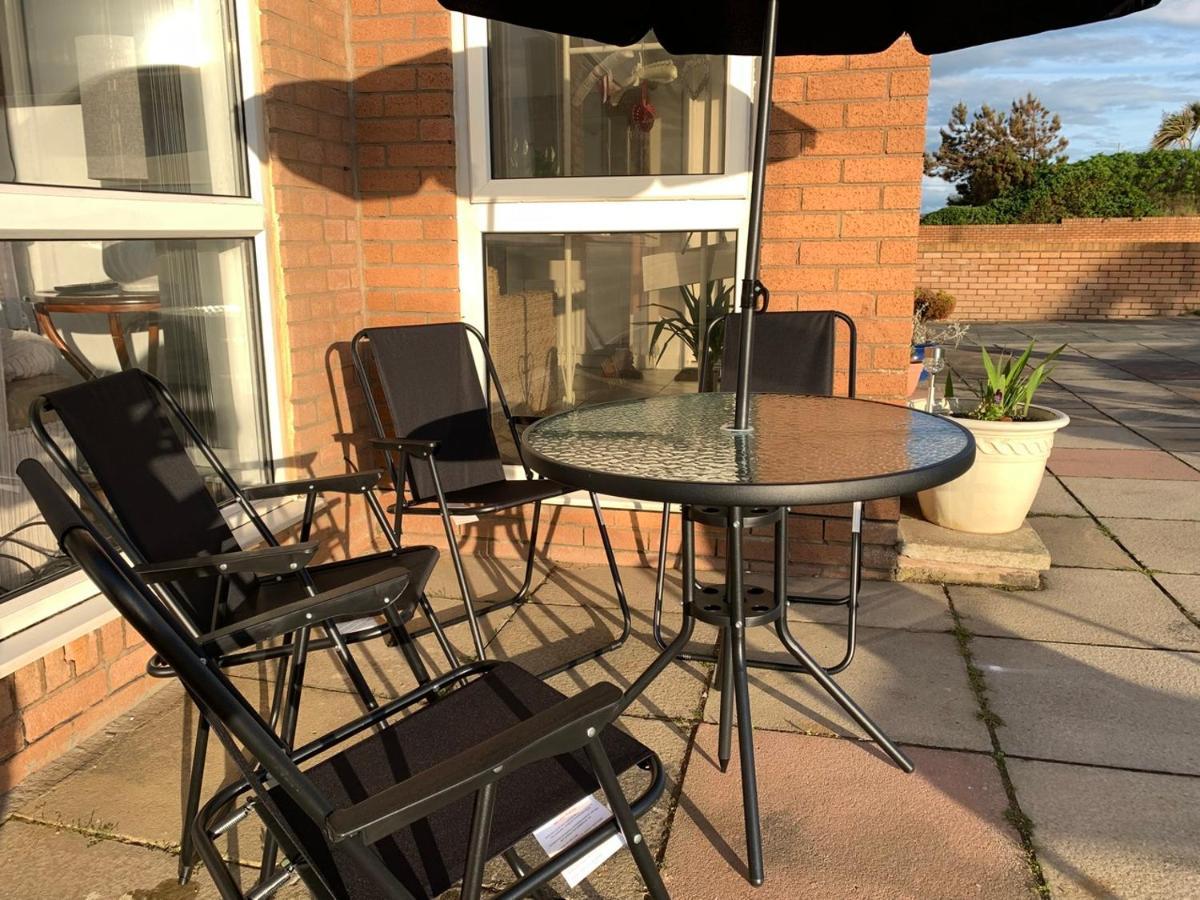 Beach Front Apartment With Free Parking, St Annes Lytham St Annes Exterior foto